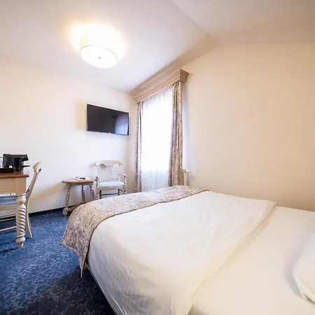 U Kata Hotel