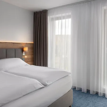 U Kata Hotel 3*